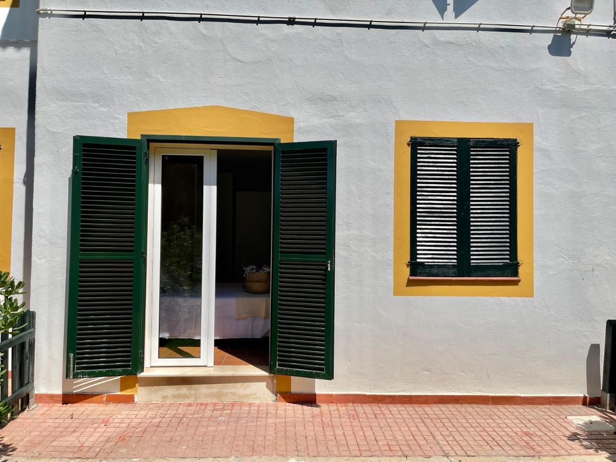 Bonito apartamento con terraza, jardín y piscina Cala'N Bosch  Exterior foto