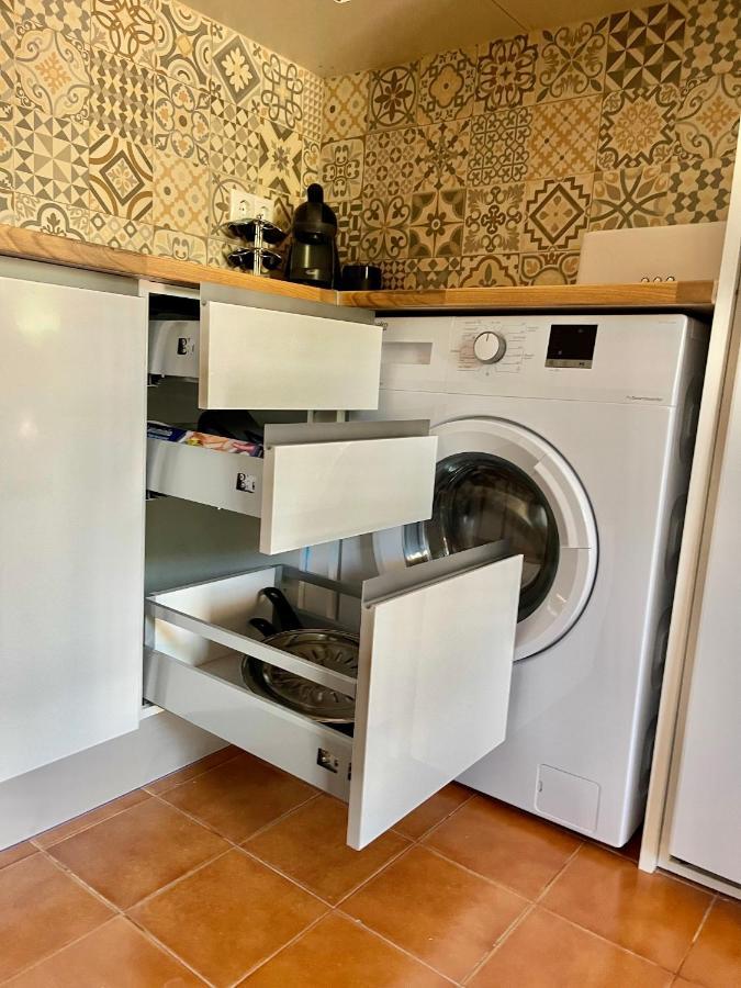 Bonito apartamento con terraza, jardín y piscina Cala'N Bosch  Exterior foto
