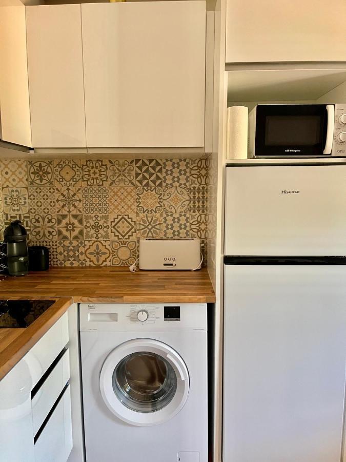 Bonito apartamento con terraza, jardín y piscina Cala'N Bosch  Exterior foto