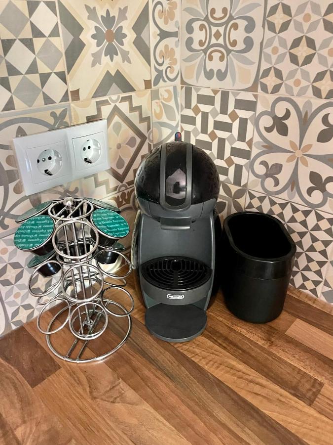 Bonito apartamento con terraza, jardín y piscina Cala'N Bosch  Exterior foto