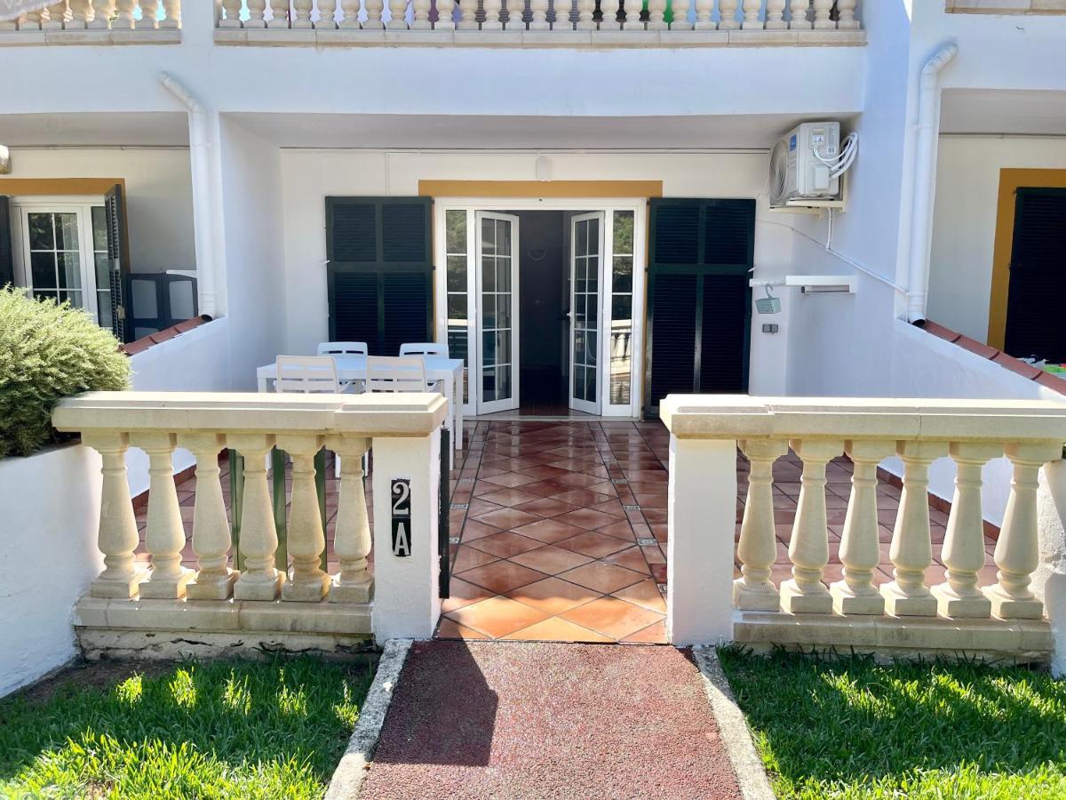 Bonito apartamento con terraza, jardín y piscina Cala'N Bosch  Exterior foto